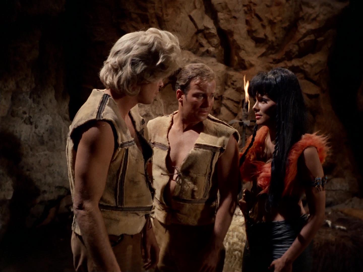 ariane179254_StarTrek_2x19_APrivateLittleWar_1622.jpg