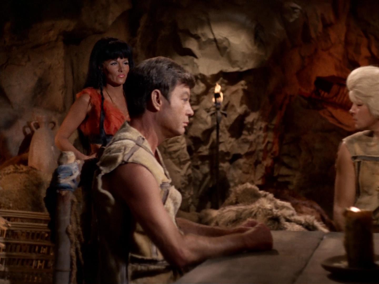 ariane179254_StarTrek_2x19_APrivateLittleWar_1729.jpg