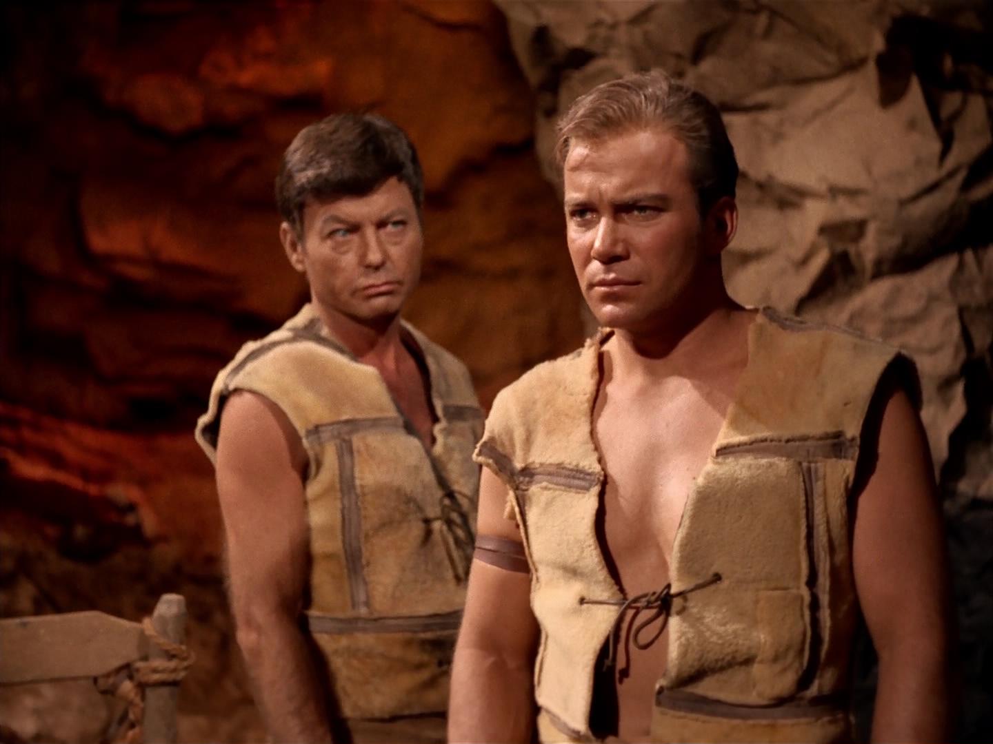 ariane179254_StarTrek_2x19_APrivateLittleWar_1918.jpg
