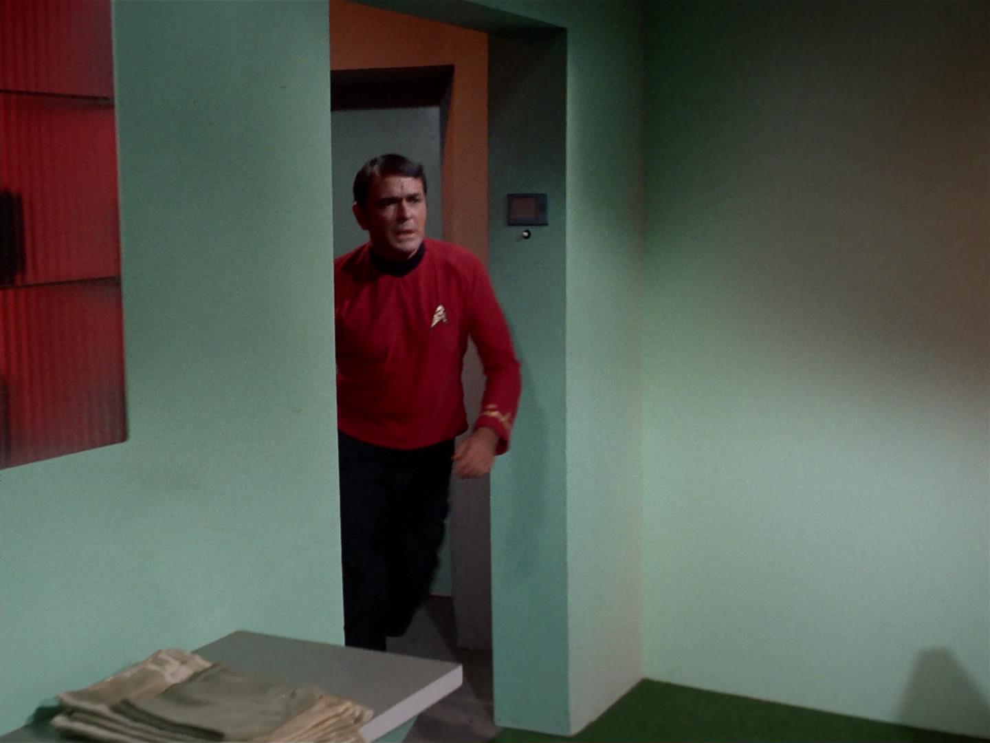 ariane179254_StarTrek_2x19_APrivateLittleWar_2249.jpg