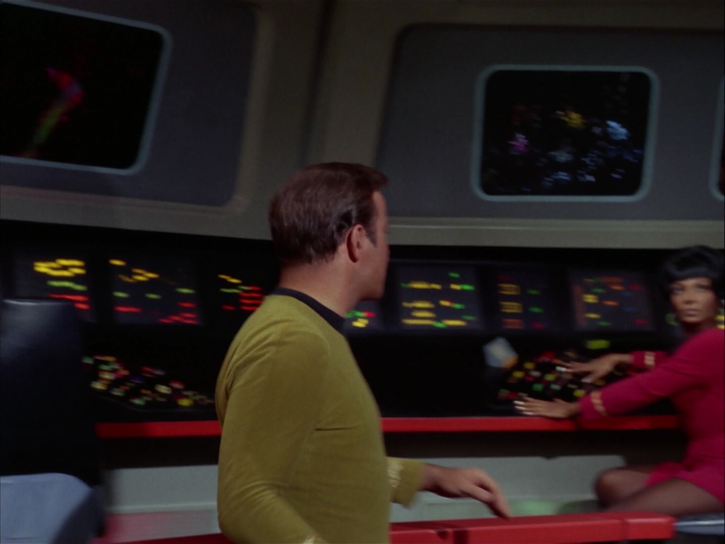 ariane179254_StarTrek_2x20_ReturnToTomorrow_0088.jpg
