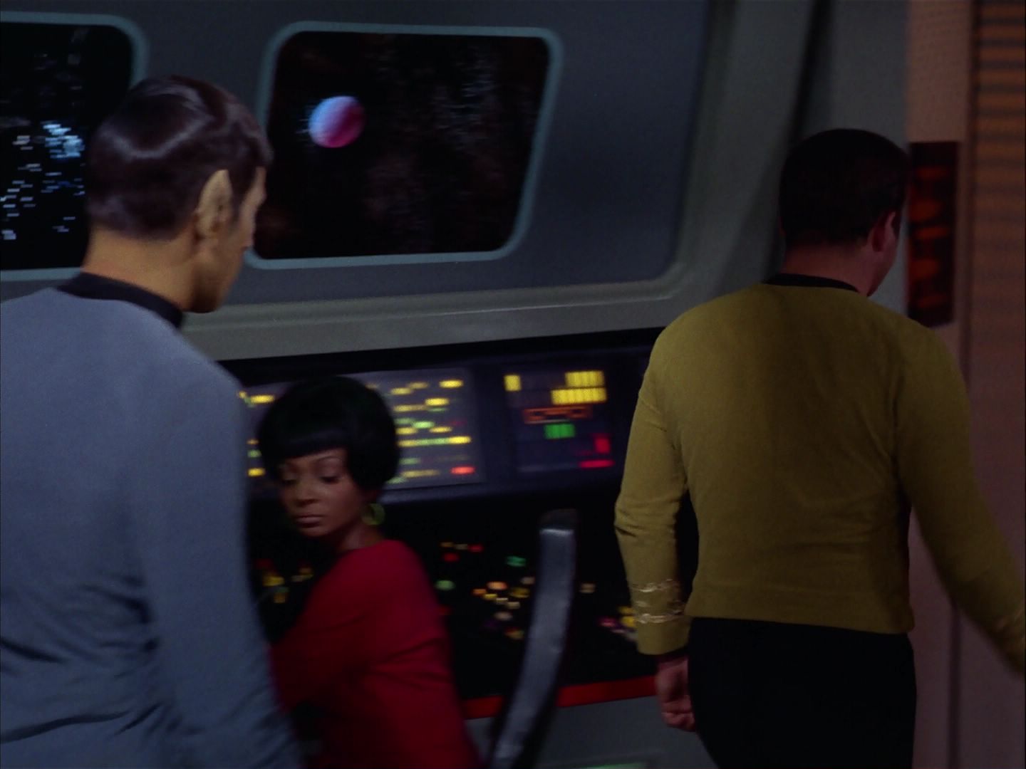 ariane179254_StarTrek_2x20_ReturnToTomorrow_0389.jpg