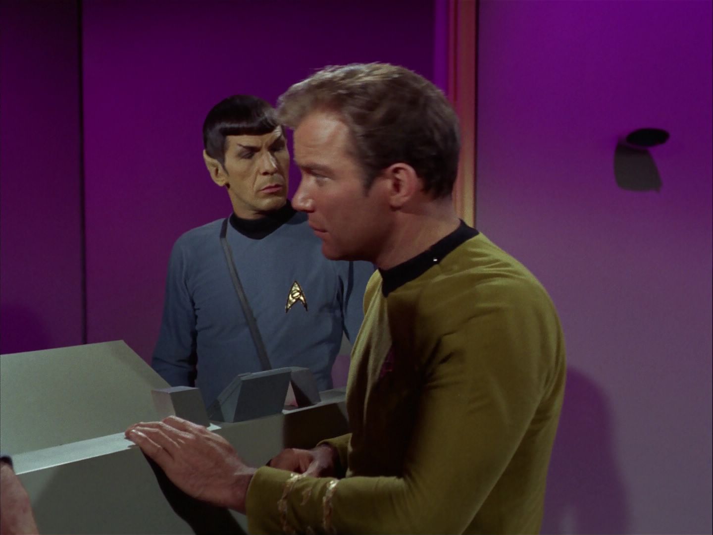 ariane179254_StarTrek_2x20_ReturnToTomorrow_0440.jpg