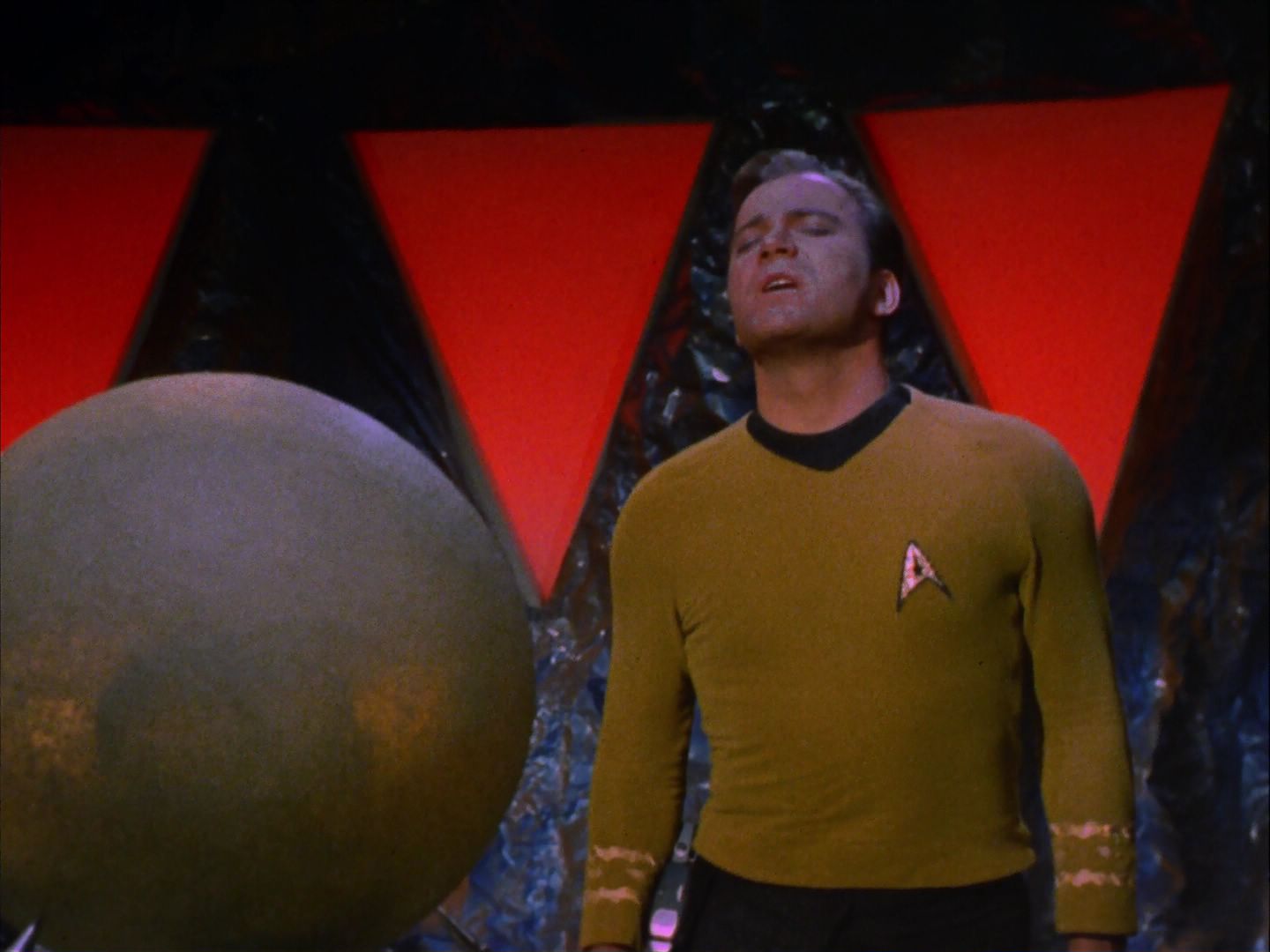 ariane179254_StarTrek_2x20_ReturnToTomorrow_0809.jpg