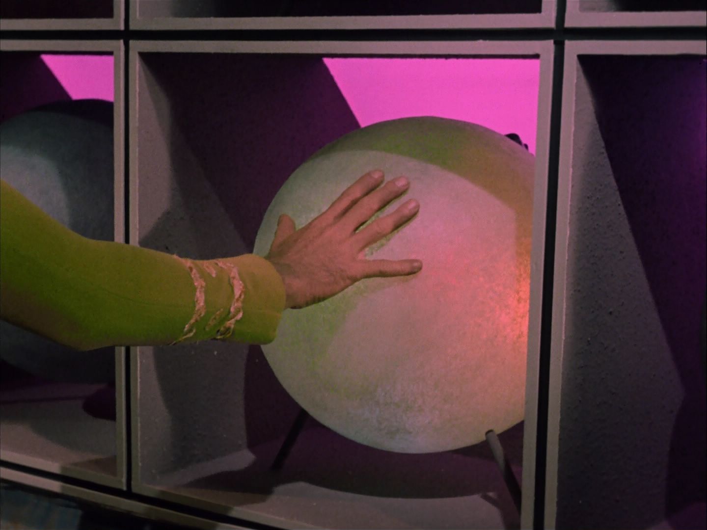 ariane179254_StarTrek_2x20_ReturnToTomorrow_1002.jpg