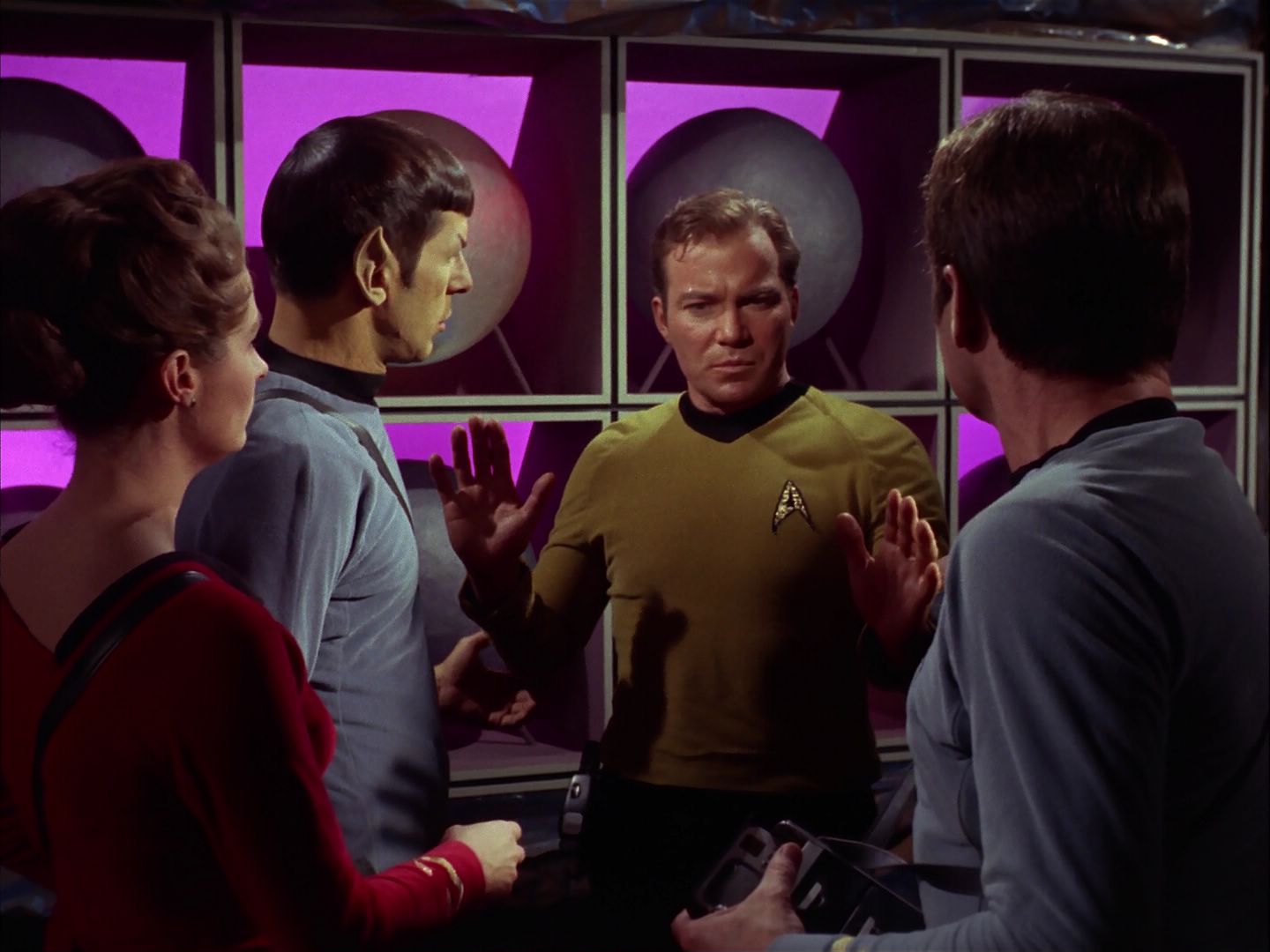 ariane179254_StarTrek_2x20_ReturnToTomorrow_1111.jpg