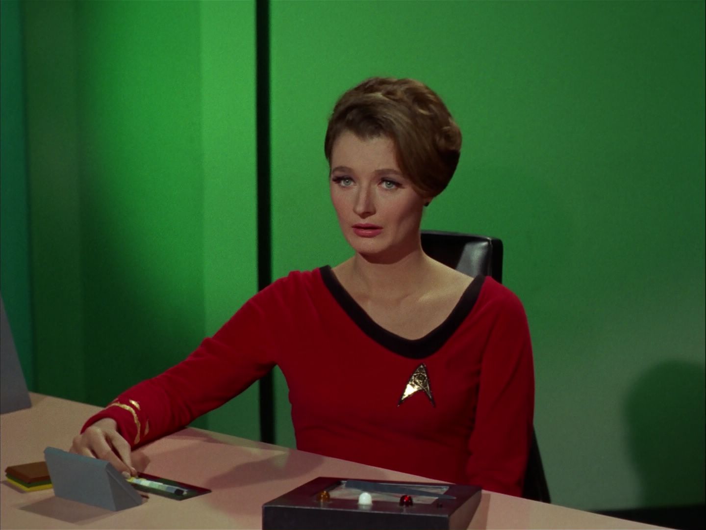 ariane179254_StarTrek_2x20_ReturnToTomorrow_1338.jpg