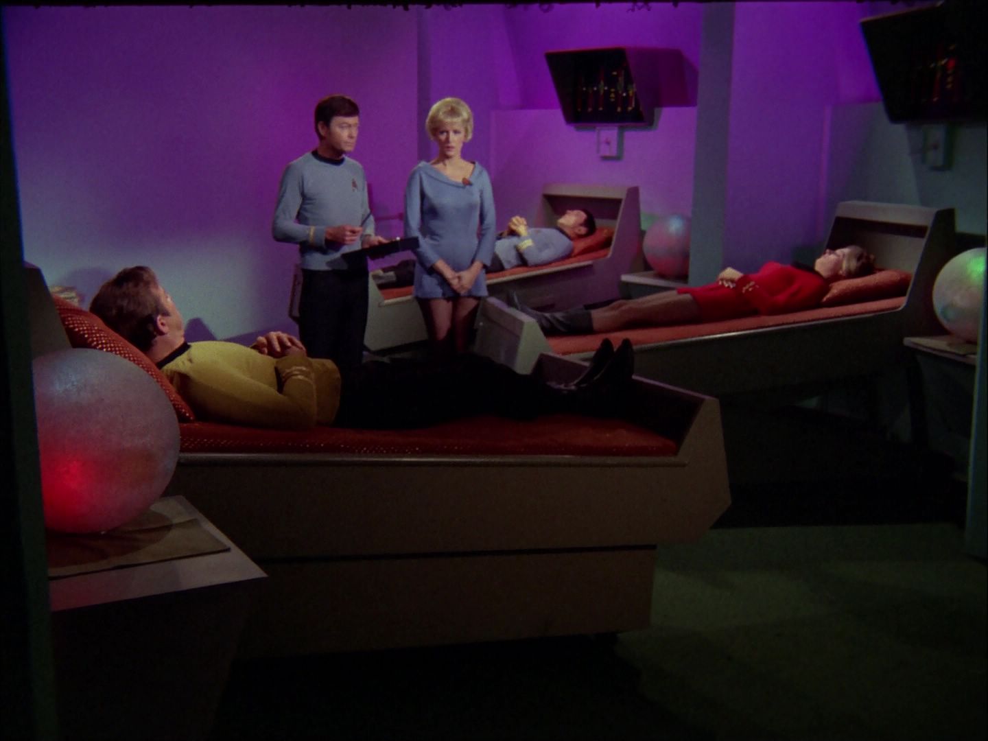 ariane179254_StarTrek_2x20_ReturnToTomorrow_1551.jpg