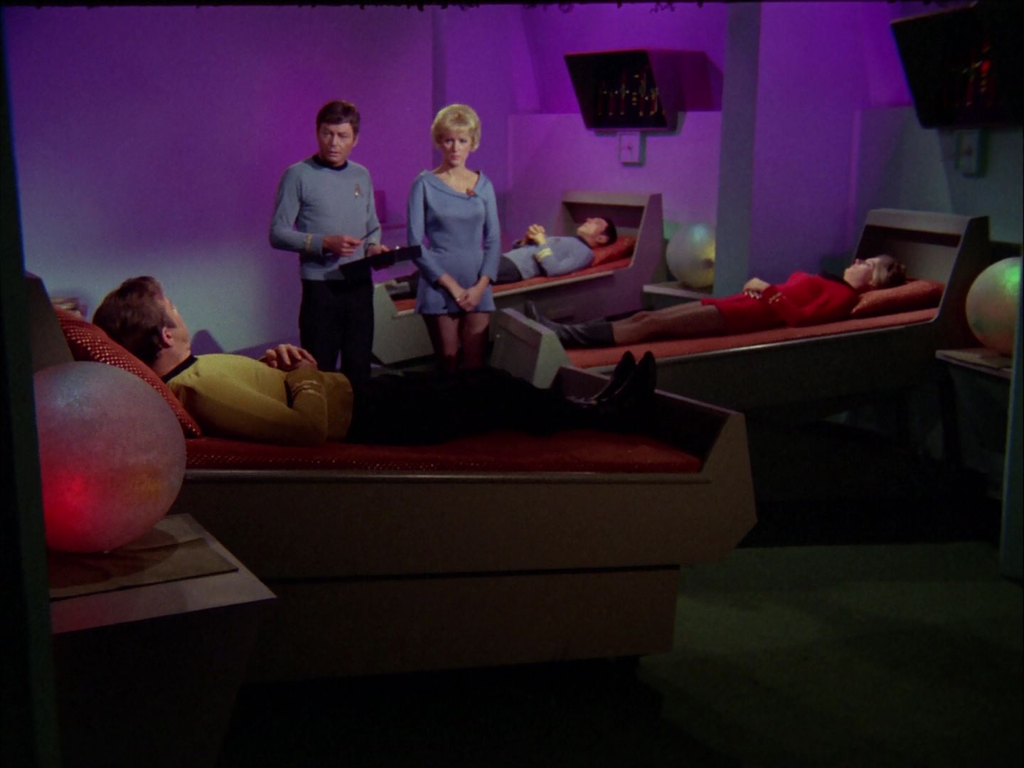ariane179254_StarTrek_2x20_ReturnToTomorrow_1555.jpg