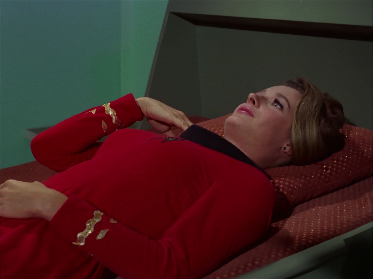 ariane179254_StarTrek_2x20_ReturnToTomorrow_1656.jpg