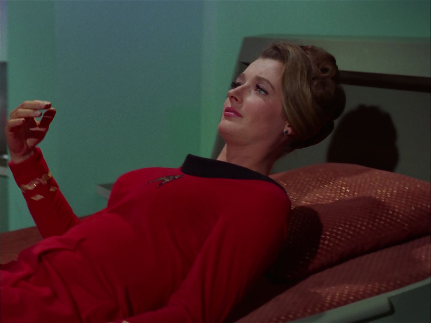ariane179254_StarTrek_2x20_ReturnToTomorrow_1662.jpg