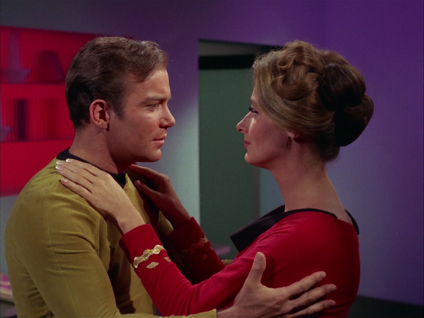 ariane179254_StarTrek_2x20_ReturnToTomorrow_1742.jpg