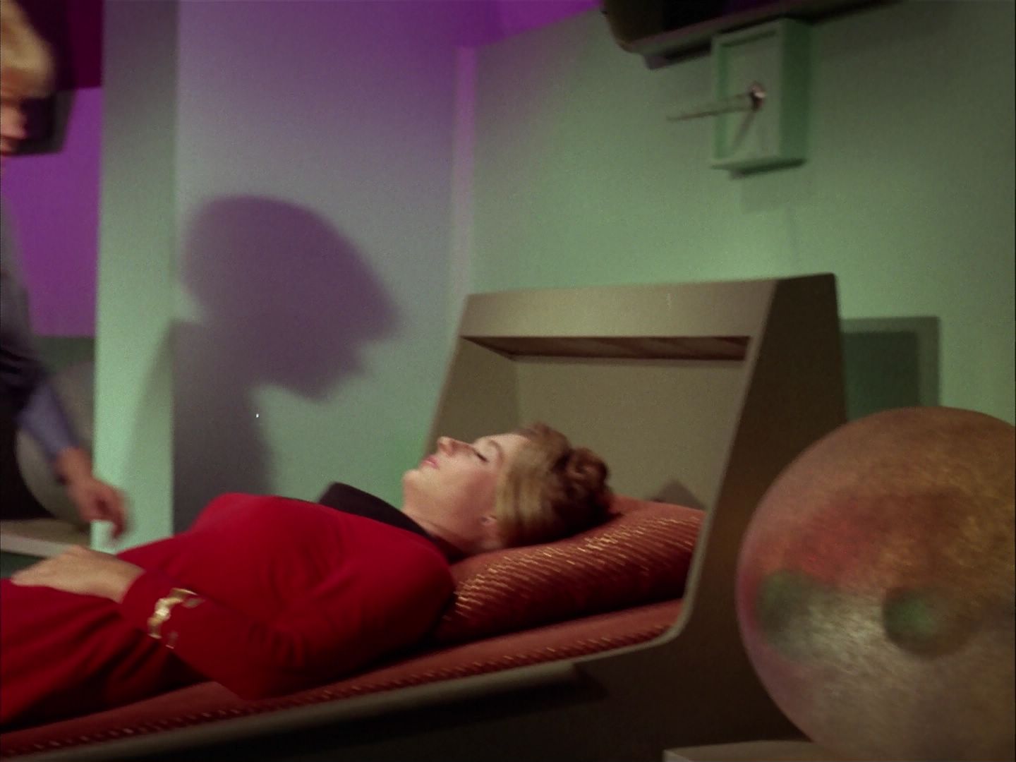 ariane179254_StarTrek_2x20_ReturnToTomorrow_1843.jpg