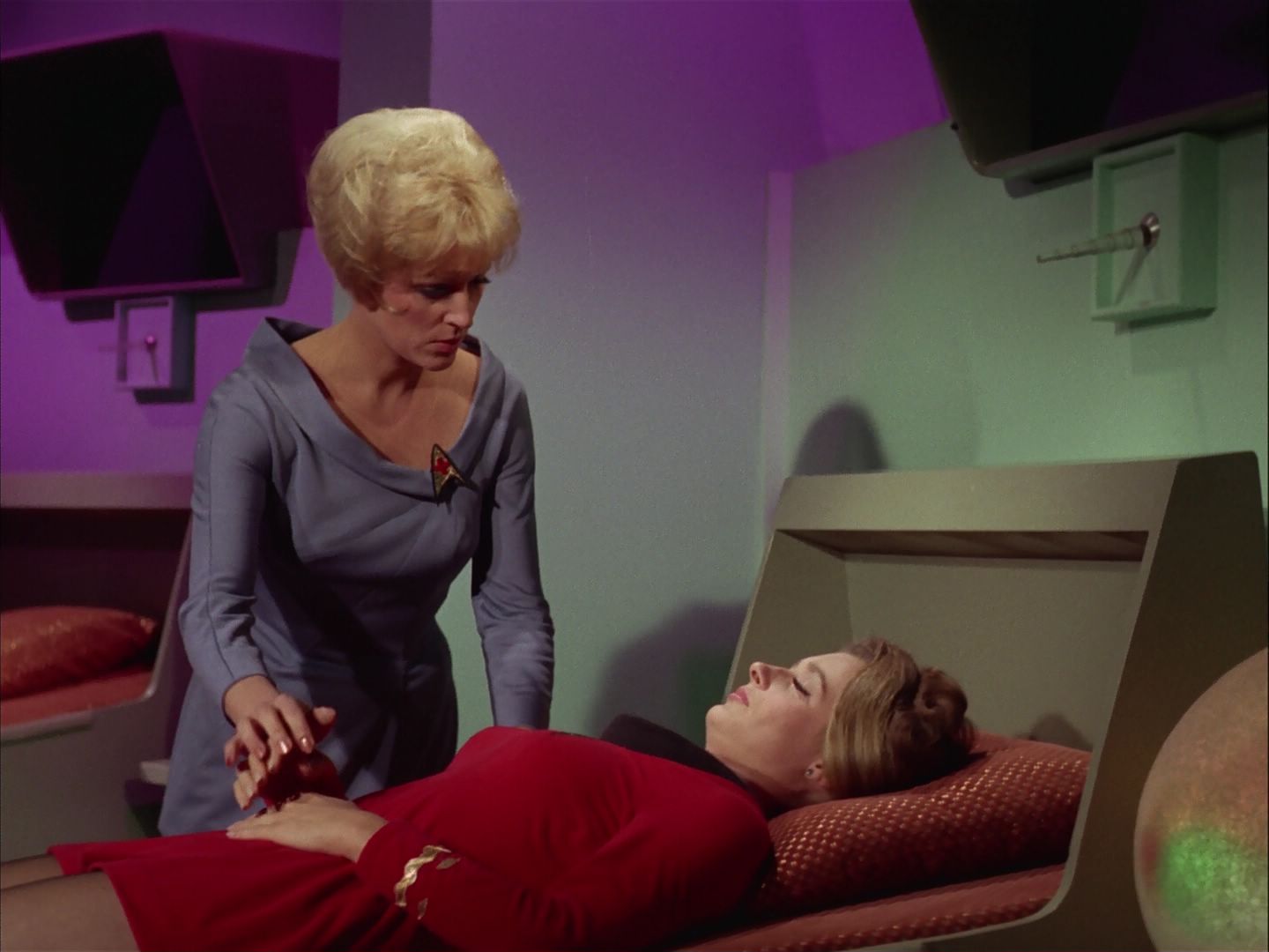 ariane179254_StarTrek_2x20_ReturnToTomorrow_1847.jpg