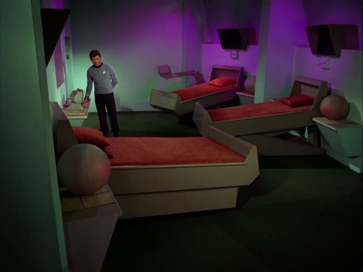 ariane179254_StarTrek_2x20_ReturnToTomorrow_2011.jpg