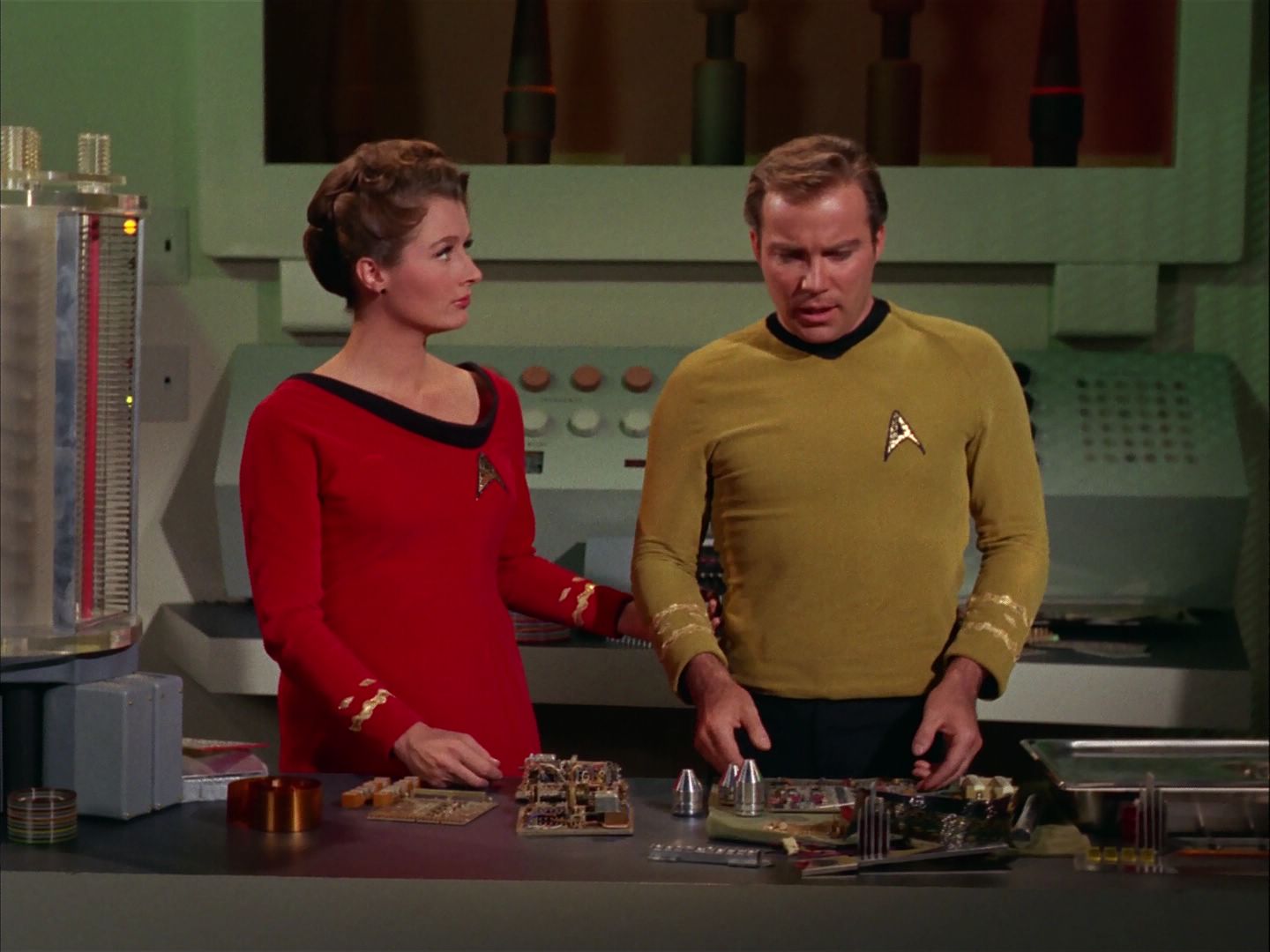 ariane179254_StarTrek_2x20_ReturnToTomorrow_2096.jpg