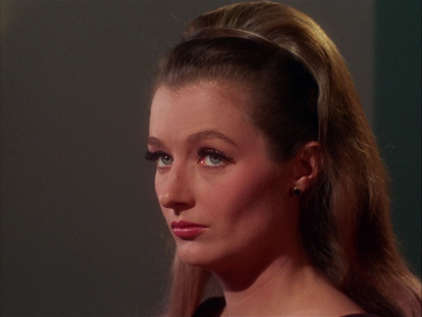 ariane179254_StarTrek_2x20_ReturnToTomorrow_2253.jpg