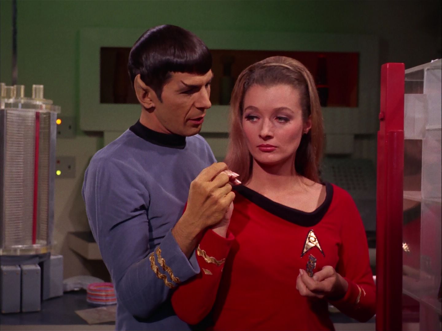 ariane179254_StarTrek_2x20_ReturnToTomorrow_2276.jpg