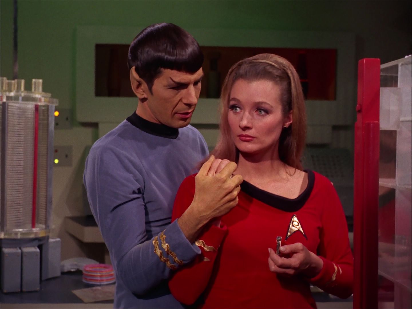 ariane179254_StarTrek_2x20_ReturnToTomorrow_2291.jpg