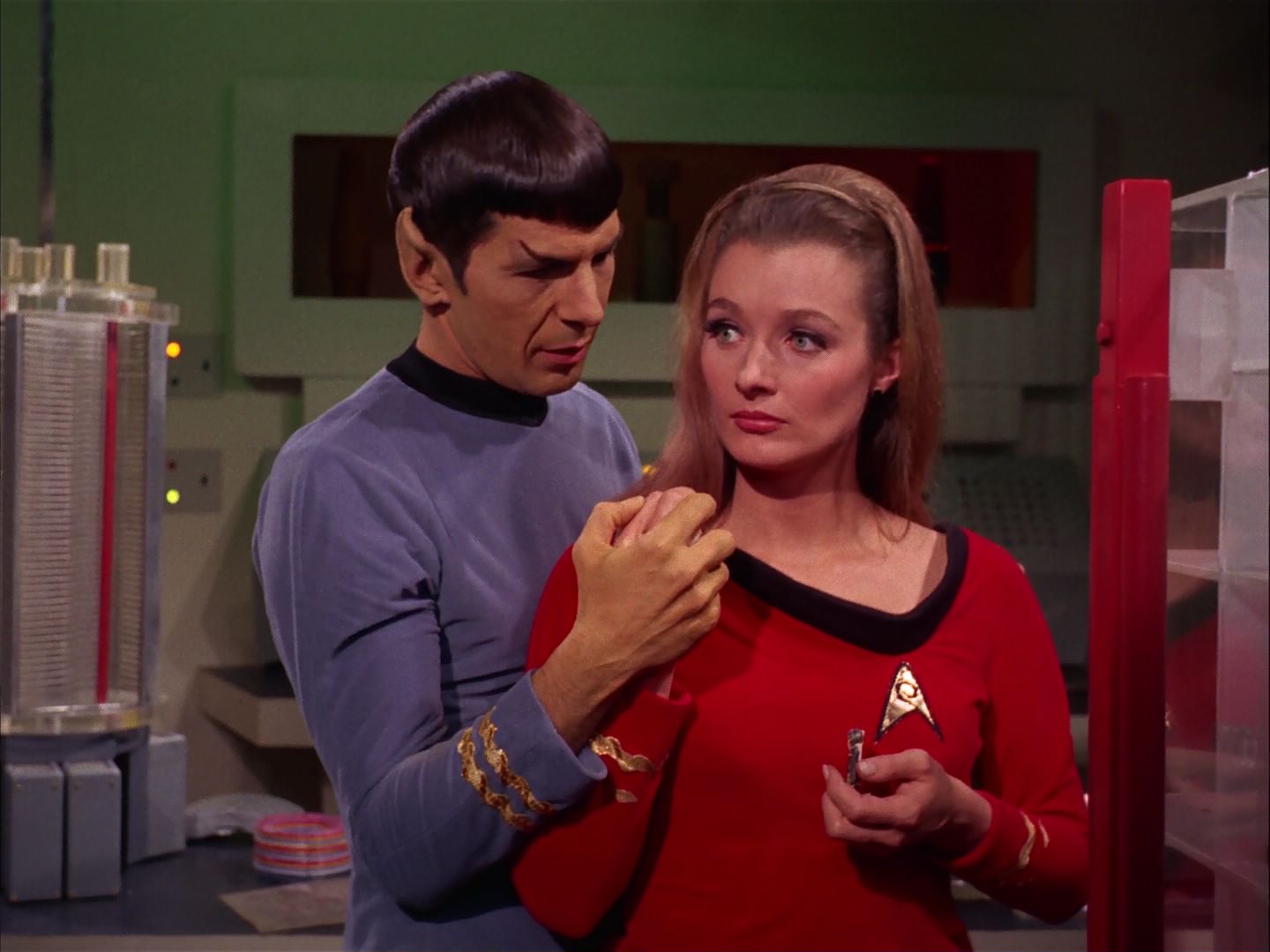 ariane179254_StarTrek_2x20_ReturnToTomorrow_2292.jpg