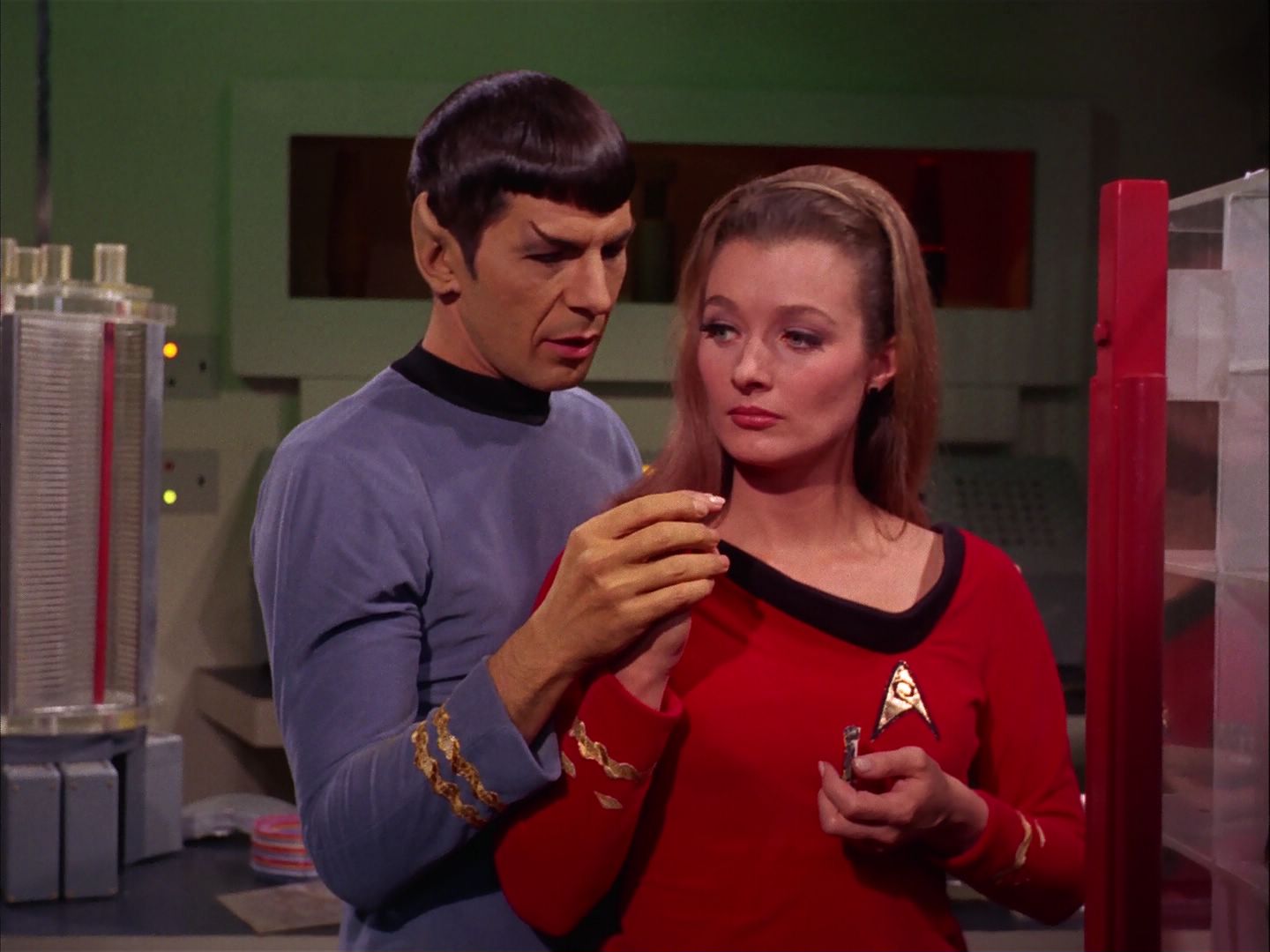 ariane179254_StarTrek_2x20_ReturnToTomorrow_2295.jpg