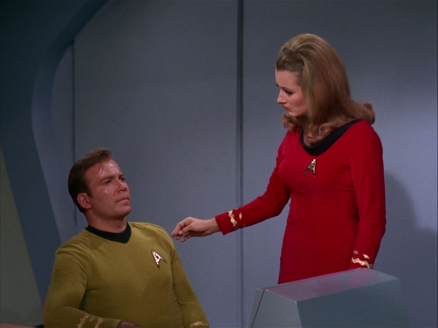 ariane179254_StarTrek_2x20_ReturnToTomorrow_2357.jpg