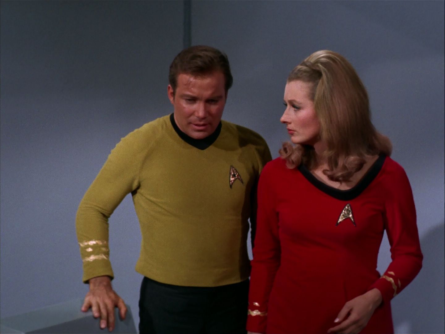 ariane179254_StarTrek_2x20_ReturnToTomorrow_2367.jpg