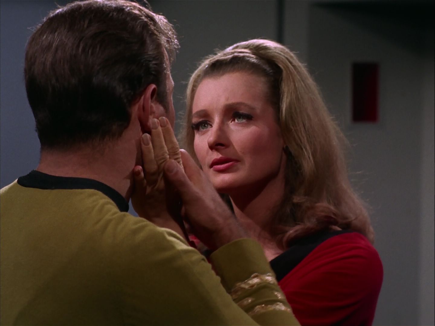 ariane179254_StarTrek_2x20_ReturnToTomorrow_2395.jpg