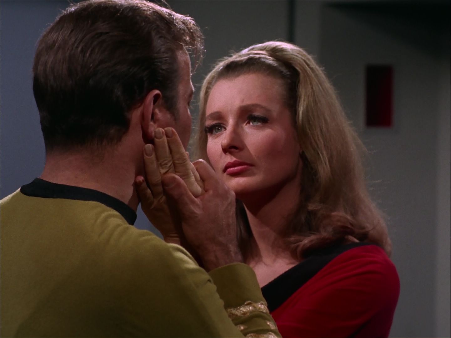 ariane179254_StarTrek_2x20_ReturnToTomorrow_2396.jpg