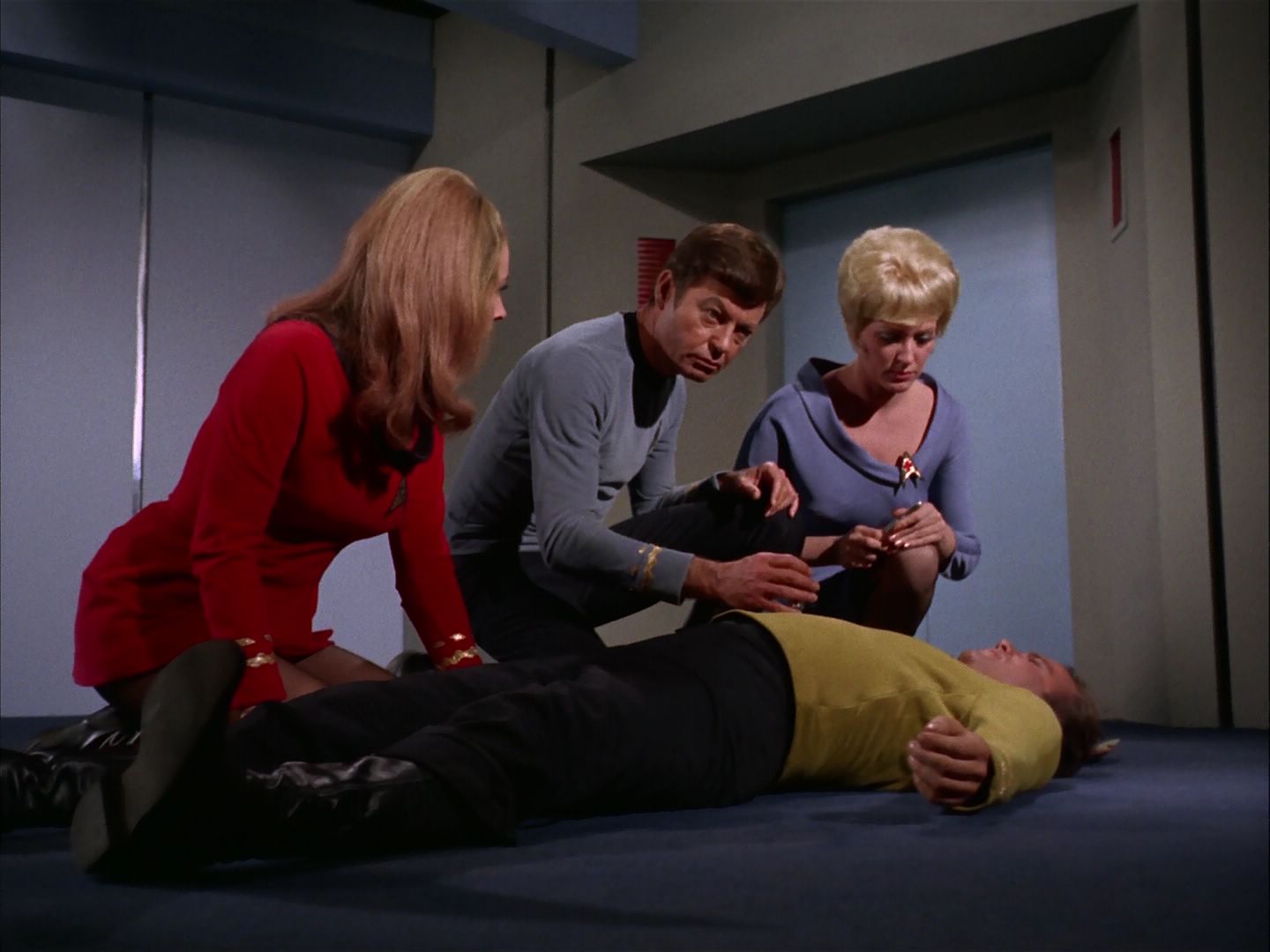 ariane179254_StarTrek_2x20_ReturnToTomorrow_2461.jpg