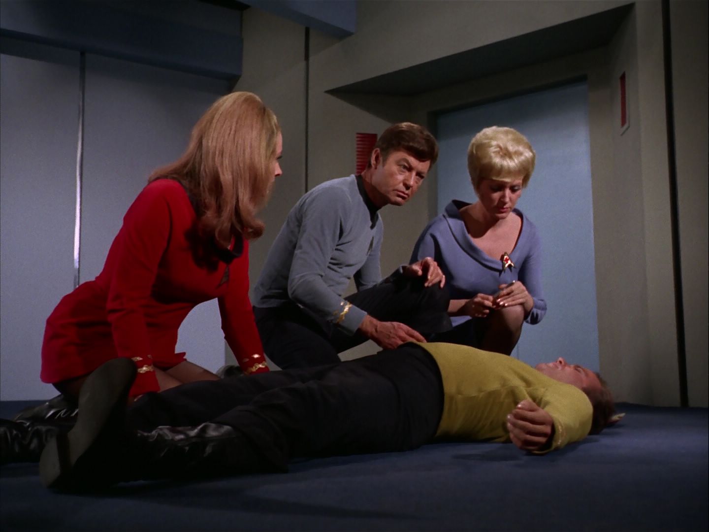 ariane179254_StarTrek_2x20_ReturnToTomorrow_2462.jpg