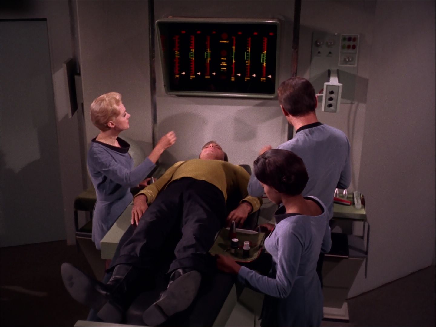 ariane179254_StarTrek_2x20_ReturnToTomorrow_2489.jpg