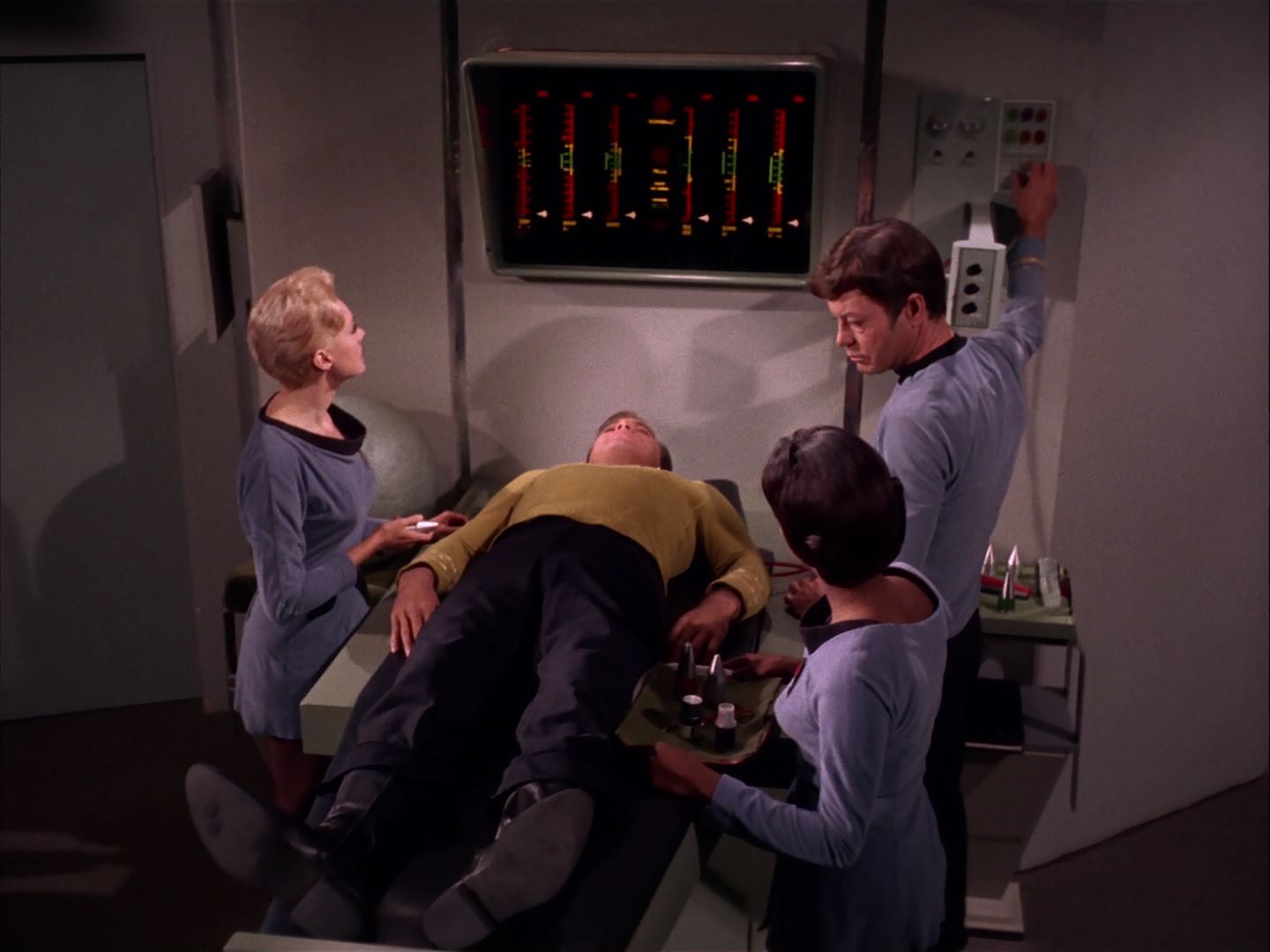 ariane179254_StarTrek_2x20_ReturnToTomorrow_2493.jpg