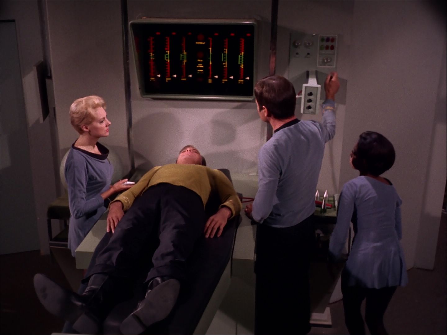 ariane179254_StarTrek_2x20_ReturnToTomorrow_2497.jpg