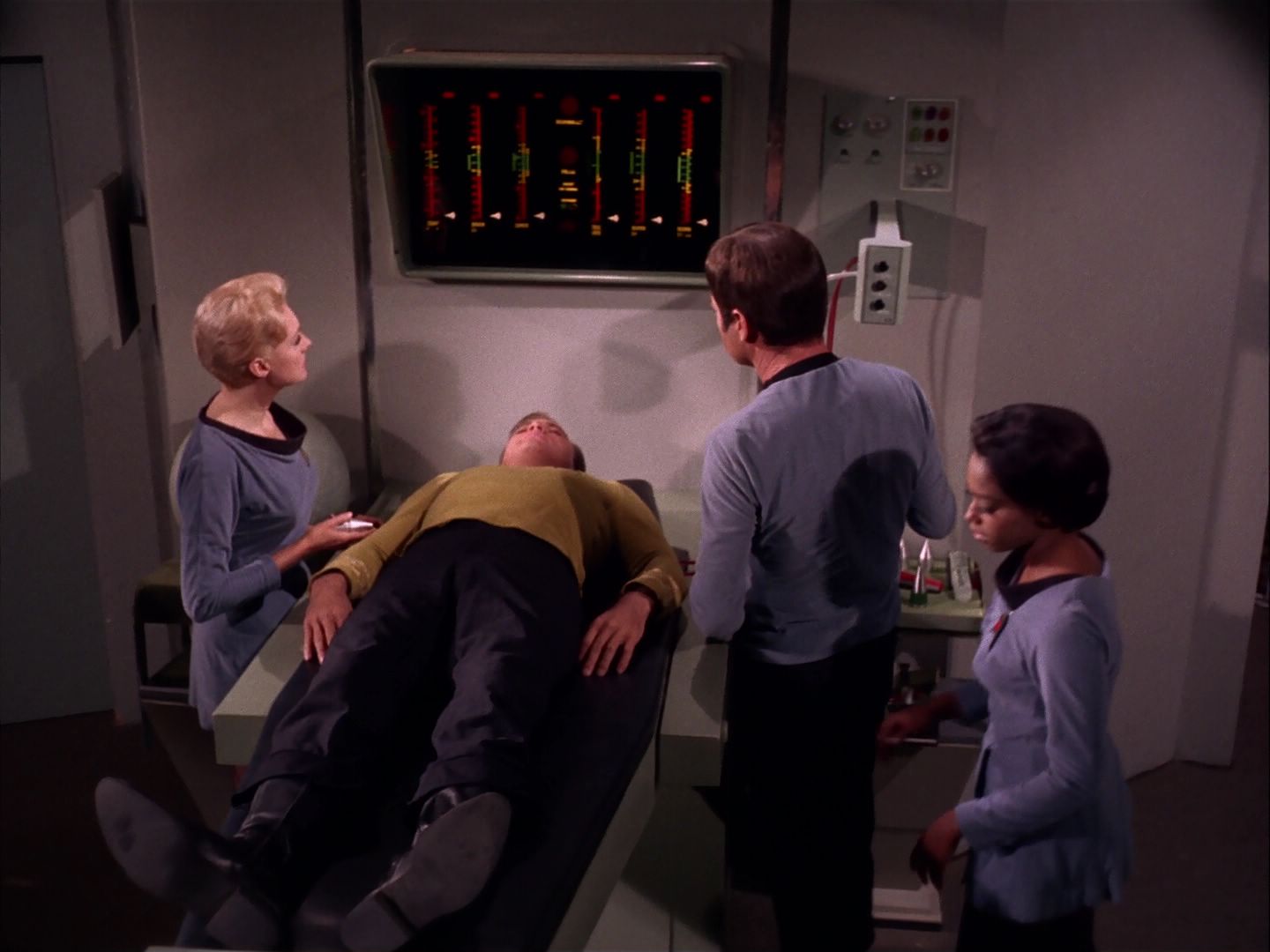 ariane179254_StarTrek_2x20_ReturnToTomorrow_2498.jpg