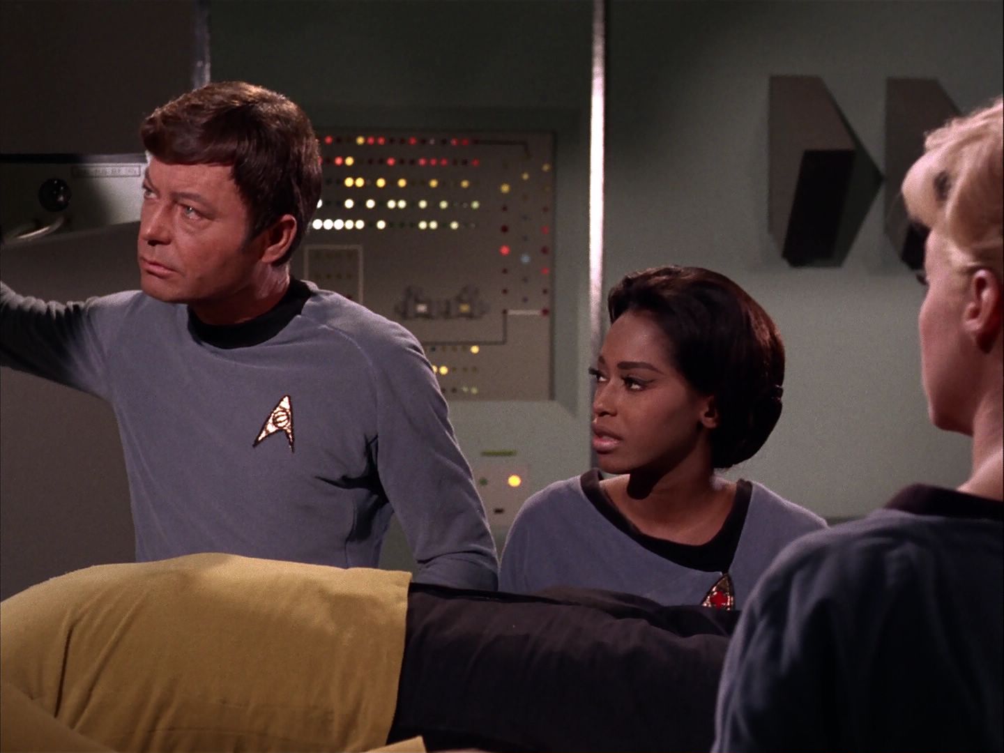 ariane179254_StarTrek_2x20_ReturnToTomorrow_2512.jpg