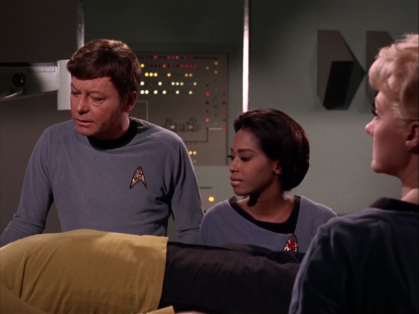 ariane179254_StarTrek_2x20_ReturnToTomorrow_2526.jpg