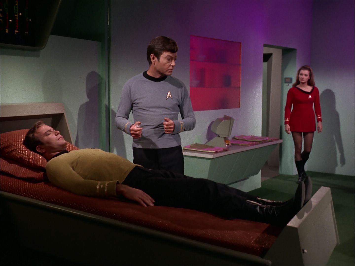 ariane179254_StarTrek_2x20_ReturnToTomorrow_2595.jpg