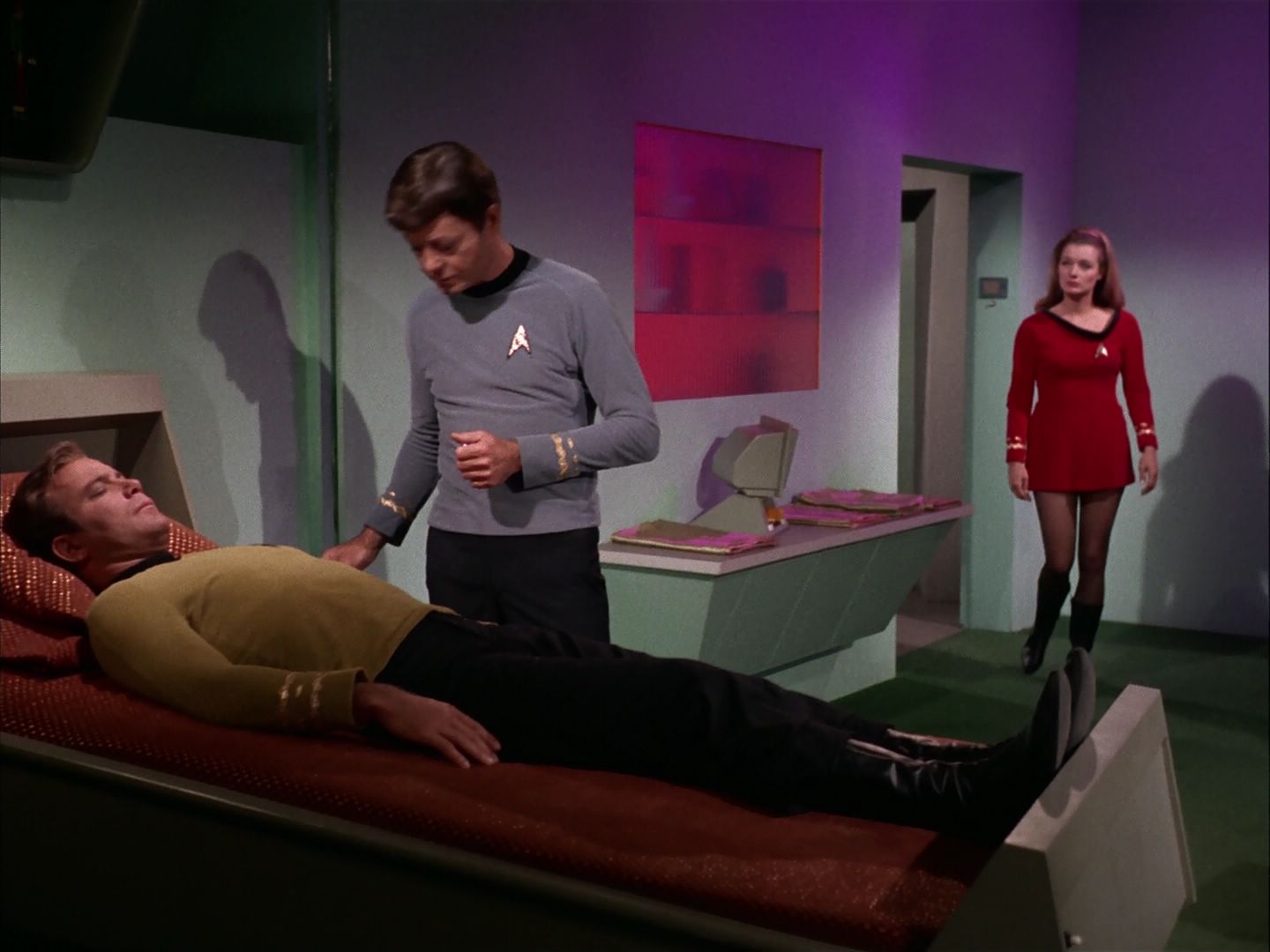 ariane179254_StarTrek_2x20_ReturnToTomorrow_2596.jpg