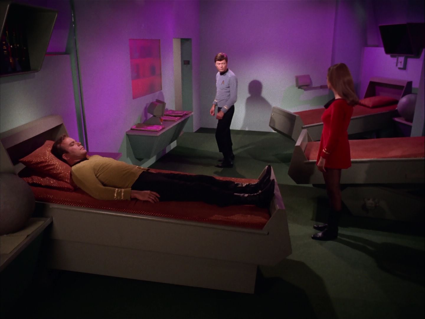 ariane179254_StarTrek_2x20_ReturnToTomorrow_2698.jpg