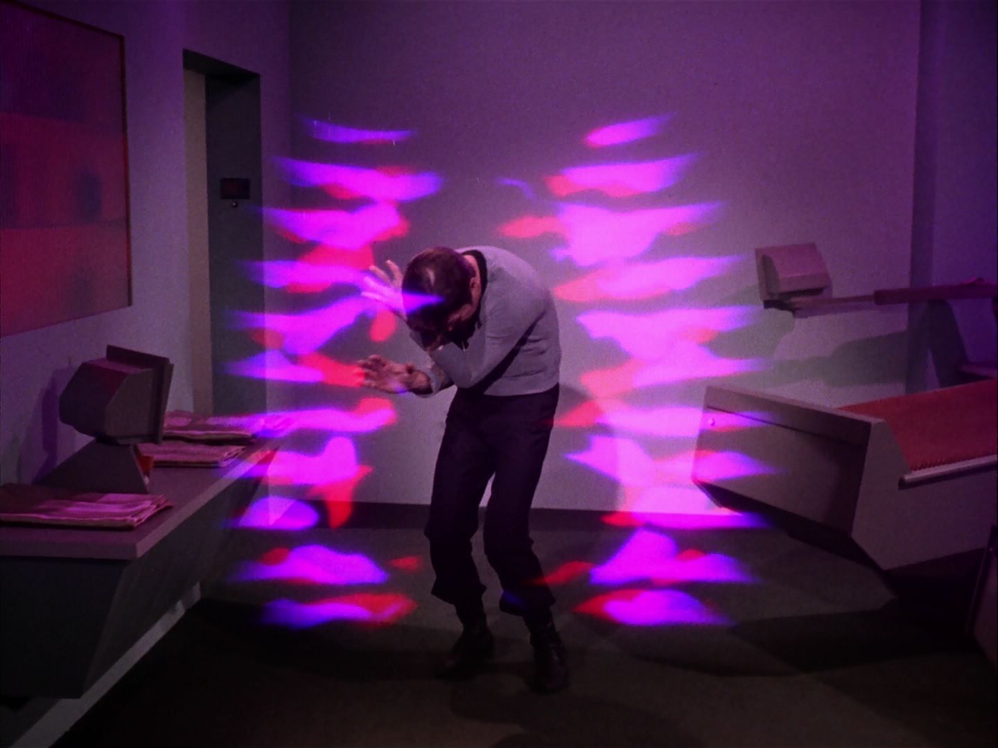 ariane179254_StarTrek_2x20_ReturnToTomorrow_2727.jpg