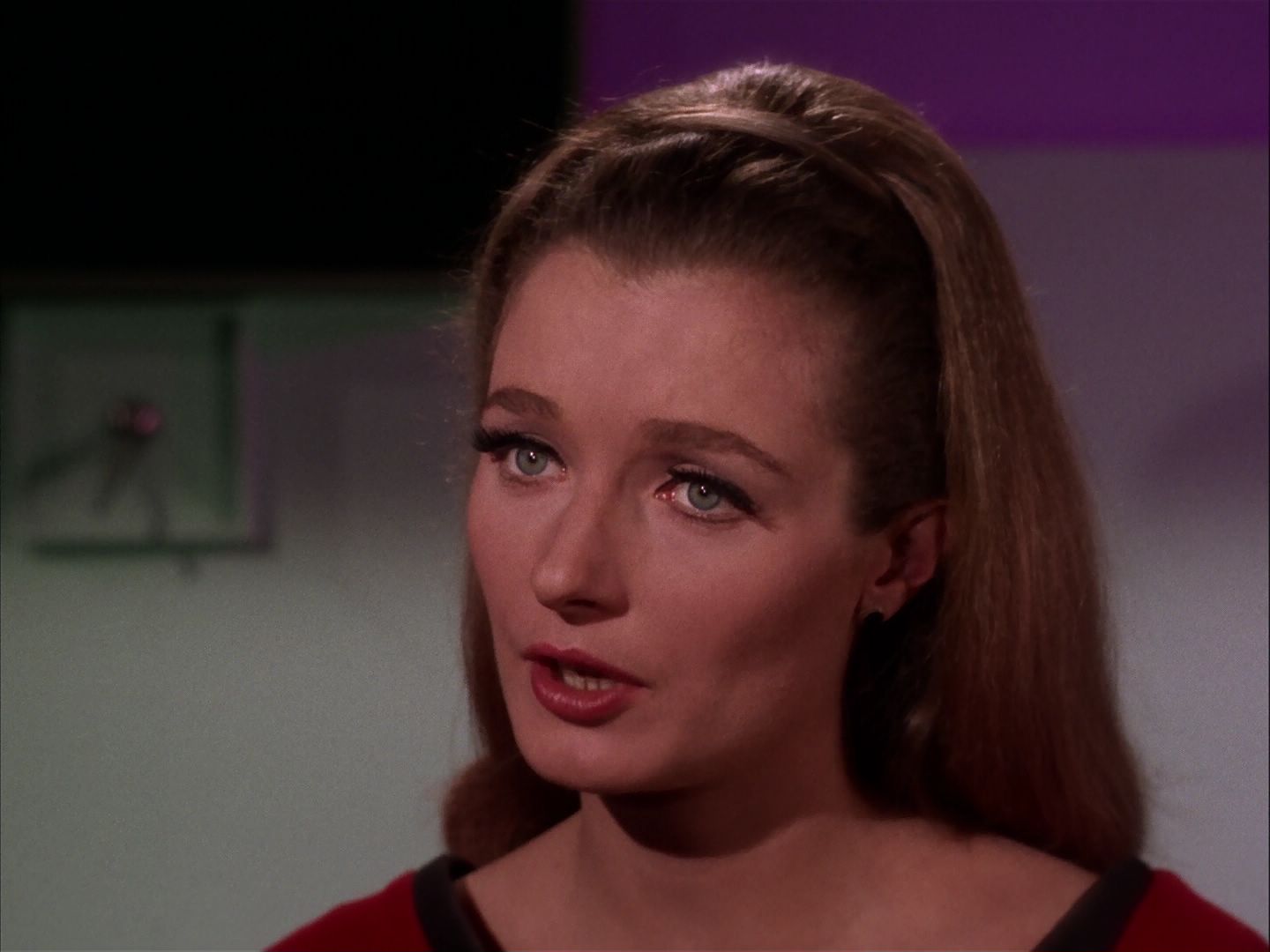ariane179254_StarTrek_2x20_ReturnToTomorrow_2749.jpg
