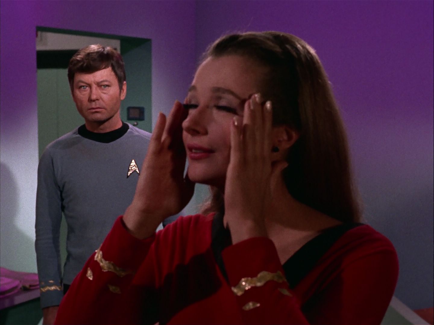 ariane179254_StarTrek_2x20_ReturnToTomorrow_2774.jpg
