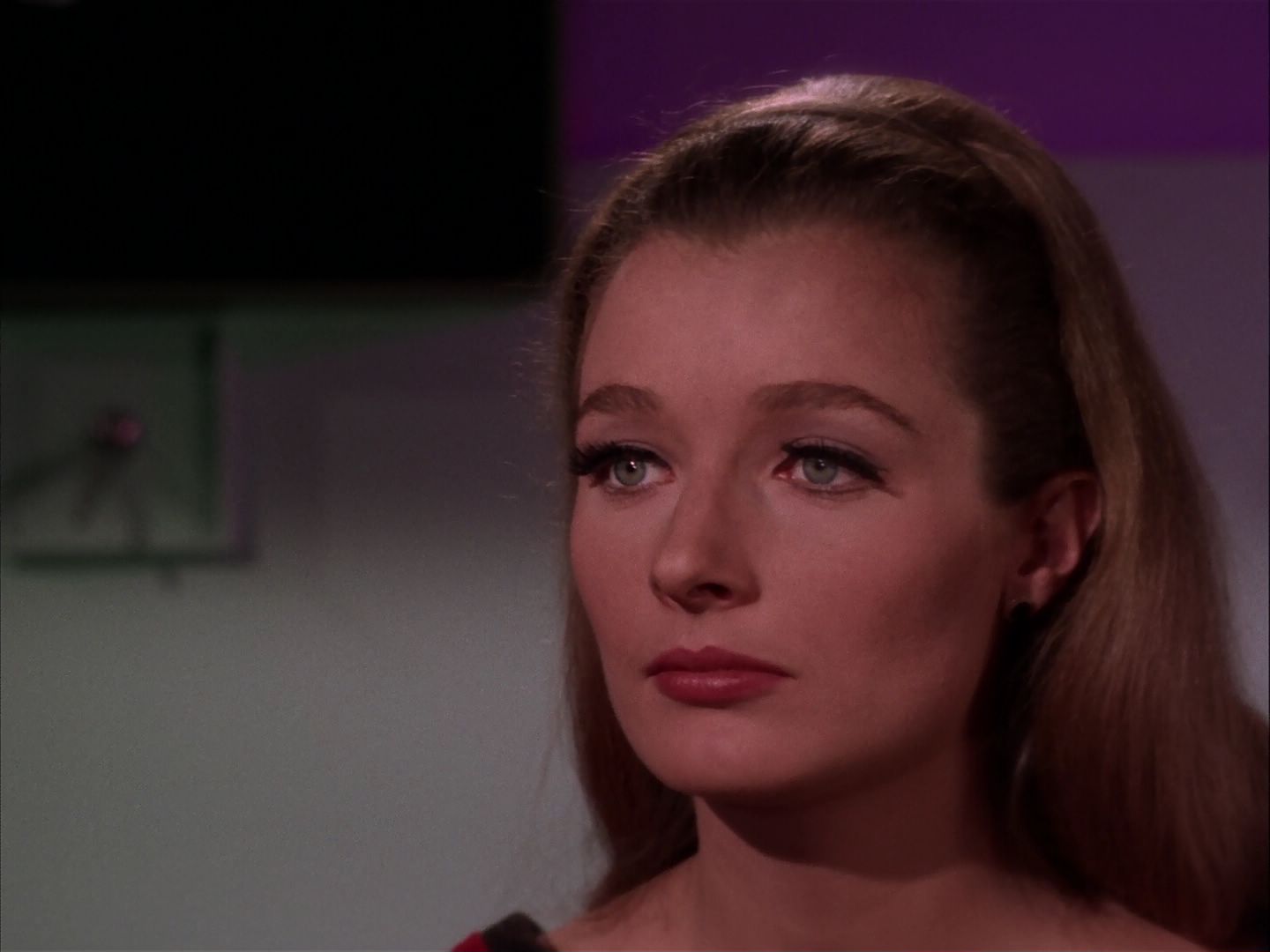 ariane179254_StarTrek_2x20_ReturnToTomorrow_2803.jpg