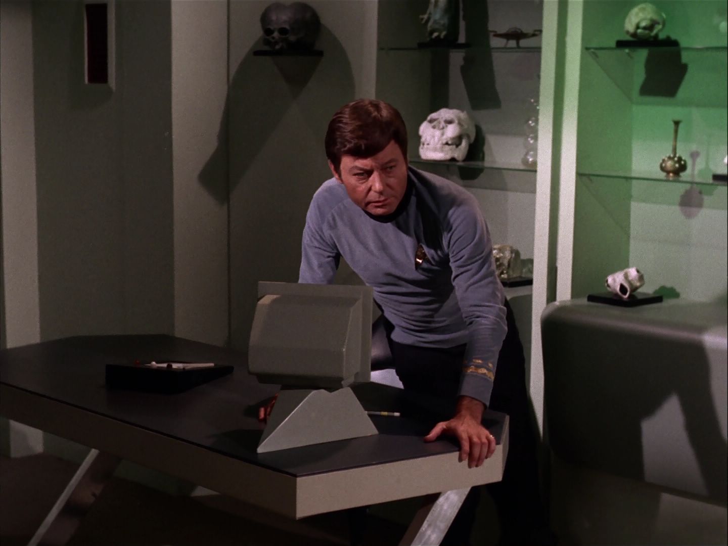 ariane179254_StarTrek_2x20_ReturnToTomorrow_2836.jpg