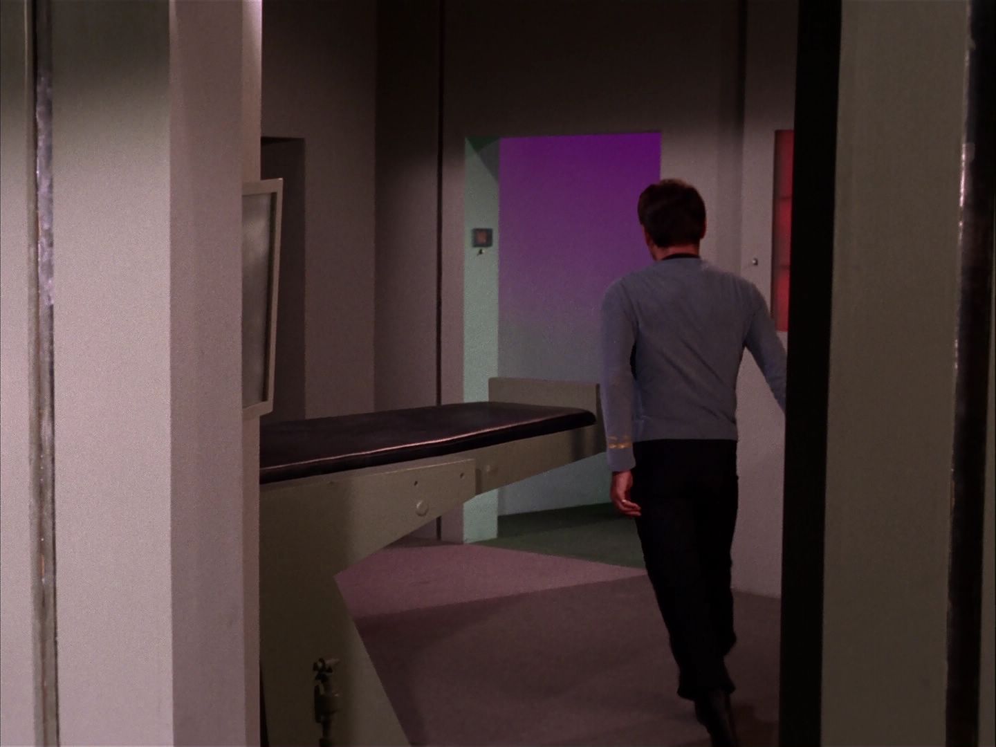 ariane179254_StarTrek_2x20_ReturnToTomorrow_2846.jpg