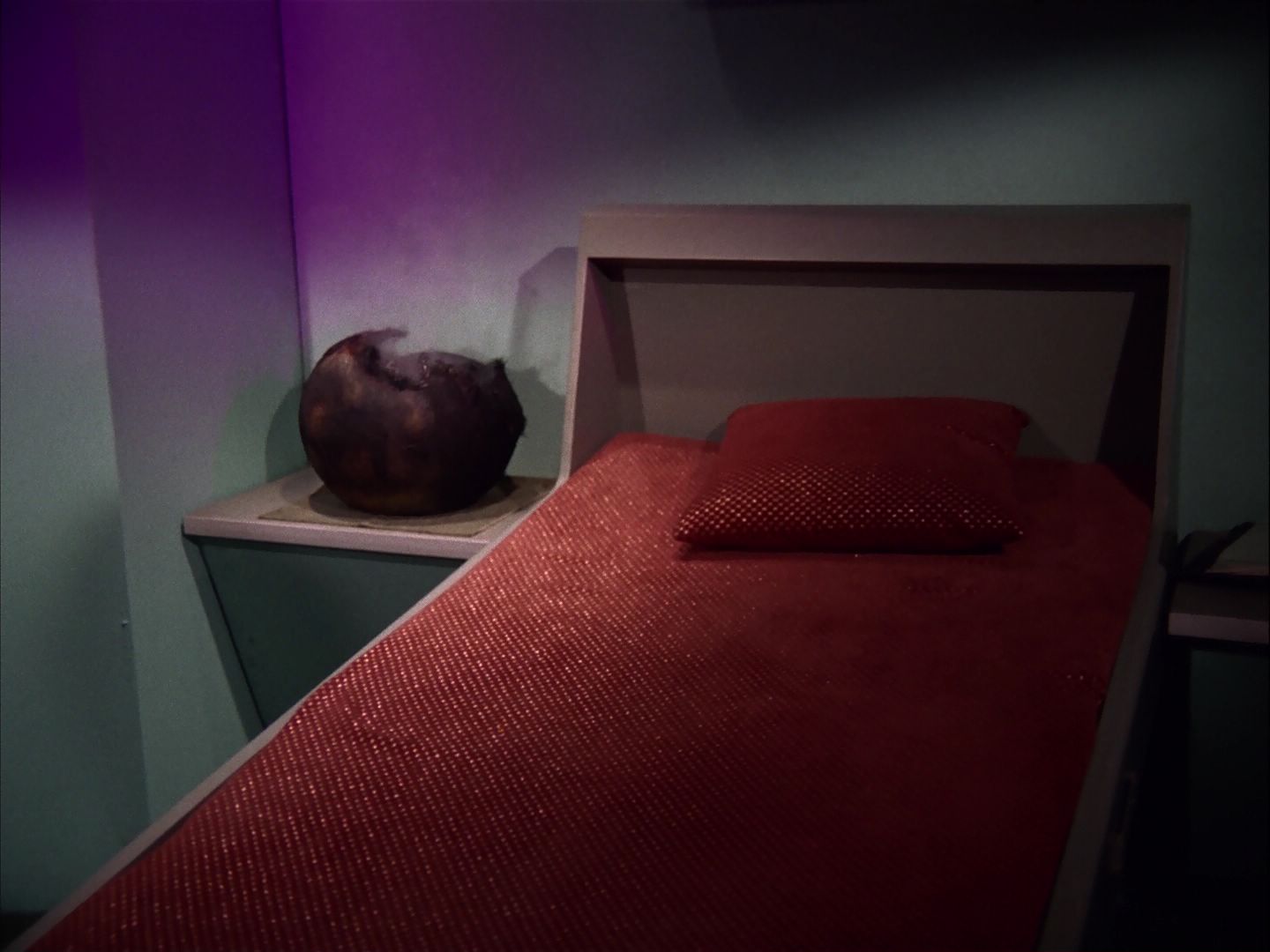 ariane179254_StarTrek_2x20_ReturnToTomorrow_2884.jpg