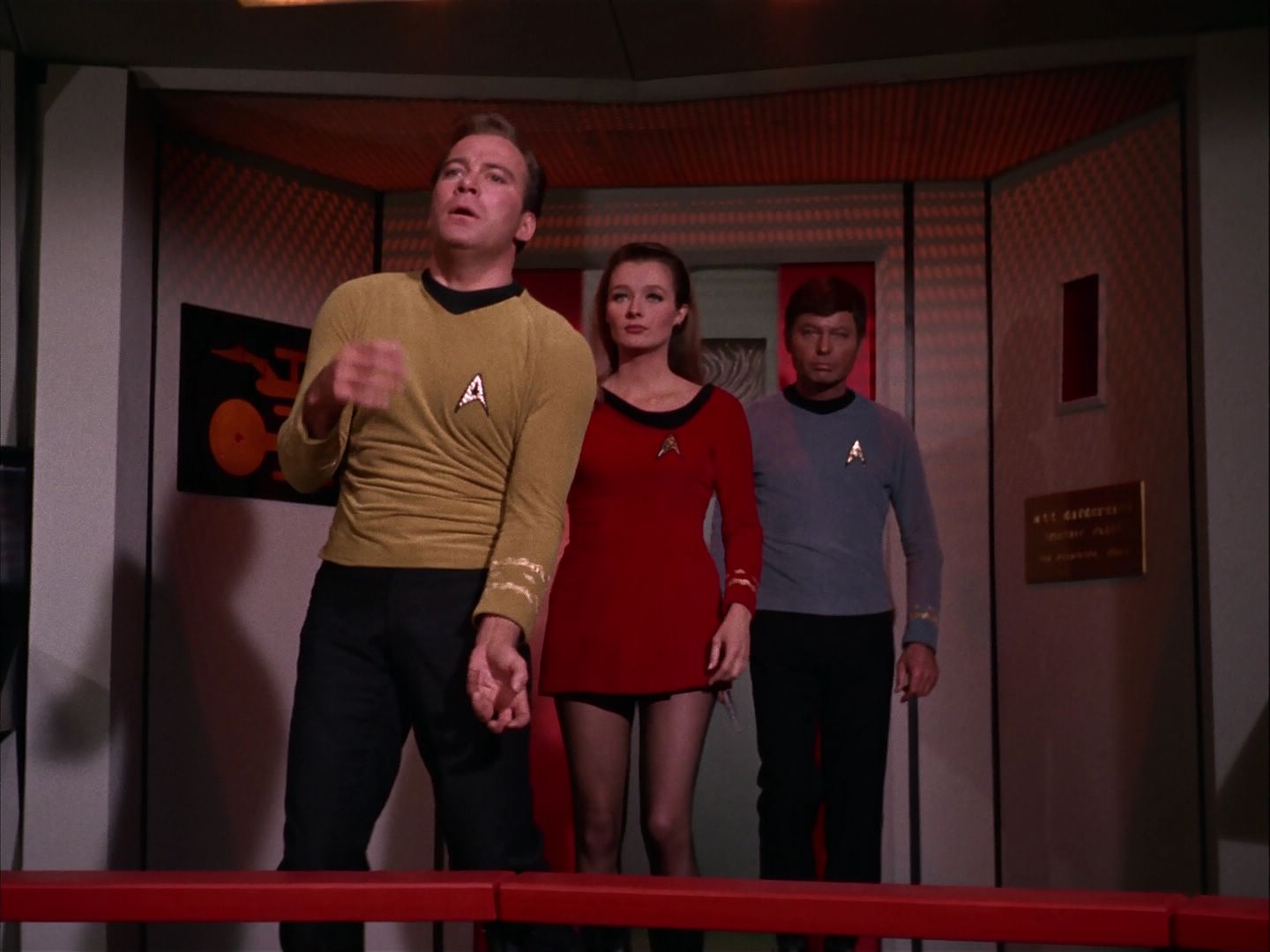ariane179254_StarTrek_2x20_ReturnToTomorrow_2948.jpg