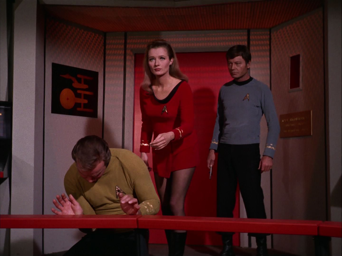 ariane179254_StarTrek_2x20_ReturnToTomorrow_2952.jpg