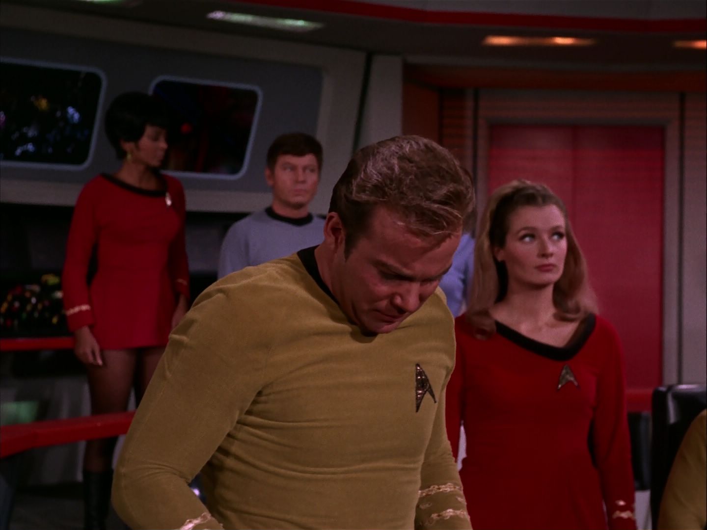 ariane179254_StarTrek_2x20_ReturnToTomorrow_3051.jpg